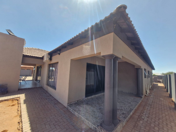 To Let 4 Bedroom Property for Rent in Kathu Northern Cape